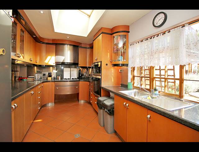 3 BEDROOM HOUSE FOR SALE IN KENSINGTON